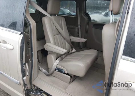 2016 Chrysler Town & Country Touring z USA, uszkodzony, nr VIN 2C4RC1BG0GR237747